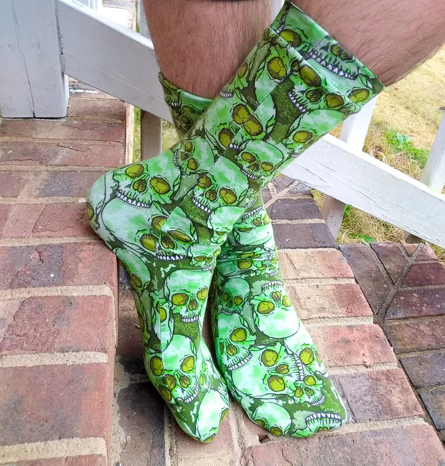 The Wolf and the Tree - Going Rogue Socks